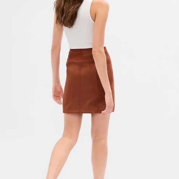 Gap Faux Suade Mini Skirt - Picture 2 of 4